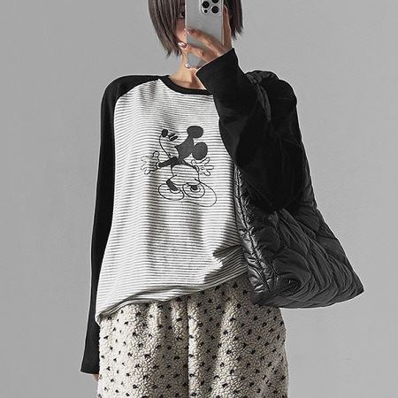 Dongdaemum Women’s Shirts, Tops & T-Shirts, a testament to the elegance and quality of wholesale Korean fashion.