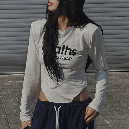 Dongdaemum Women’s Shirts, Tops & T-Shirts, a testament to the elegance and quality of wholesale Korean fashion.