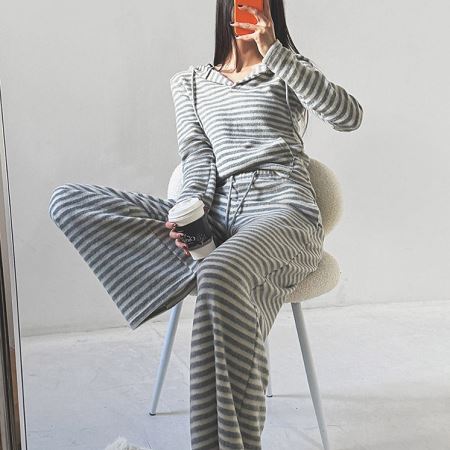 Dongdaemum Women’s One-Pieces, a testament to the elegance and quality of wholesale Korean fashion.