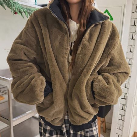 Dongdaemum Women’s Coats & Jackets, a testament to the elegance and quality of wholesale Korean fashion.