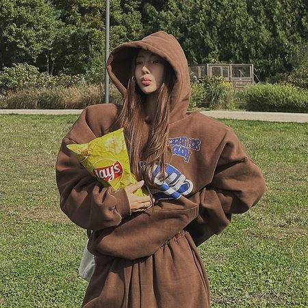 Dongdaemum Women’s Shirts, Tops & T-Shirts, a testament to the elegance and quality of wholesale Korean fashion.