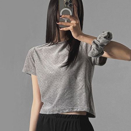 Dongdaemum Women’s Shirts, Tops & T-Shirts, a testament to the elegance and quality of wholesale Korean fashion.