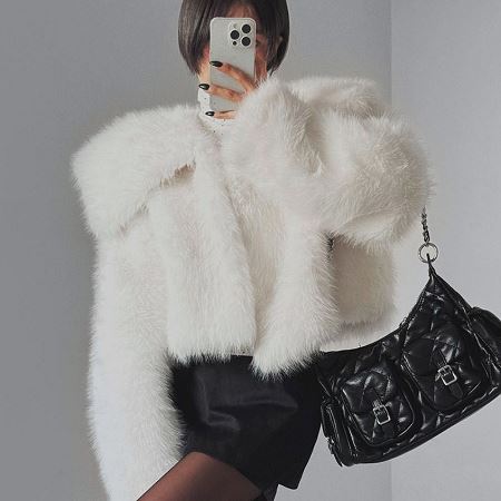 Dongdaemum Women’s Coats & Jackets, a testament to the elegance and quality of wholesale Korean fashion.