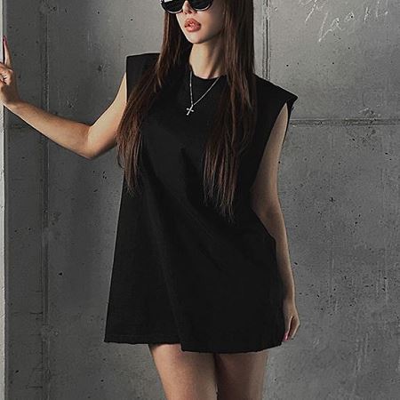 Dongdaemum Women’s Shirts, Tops & T-Shirts, a testament to the elegance and quality of wholesale Korean fashion.