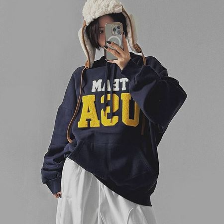 Dongdaemum Women’s Shirts, Tops & T-Shirts, a testament to the elegance and quality of wholesale Korean fashion.