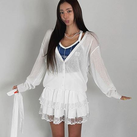 Dongdaemum Women’s Shirts, Tops & T-Shirts, a testament to the elegance and quality of wholesale Korean fashion.