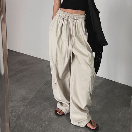 Dongdaemum Women’s Pants, a testament to the elegance and quality of wholesale Korean fashion.