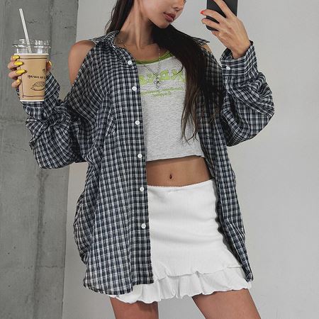 Dongdaemum Women’s Shirts, Tops & T-Shirts, a testament to the elegance and quality of wholesale Korean fashion.