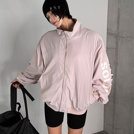 Dongdaemum Women’s Coats & Jackets, a testament to the elegance and quality of wholesale Korean fashion.