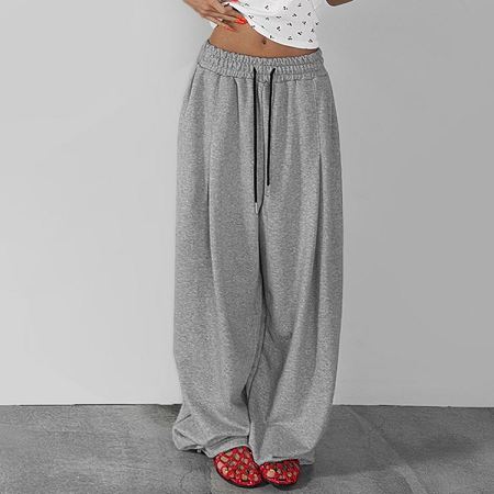 Dongdaemum Women’s Pants, a testament to the elegance and quality of wholesale Korean fashion.
