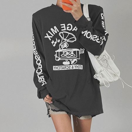 Dongdaemum Women’s Shirts, Tops & T-Shirts, a testament to the elegance and quality of wholesale Korean fashion.