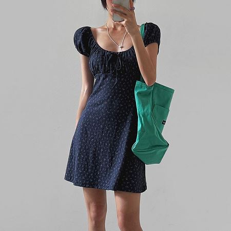 Dongdaemum Women’s Dresses, a testament to the elegance and quality of wholesale Korean fashion.