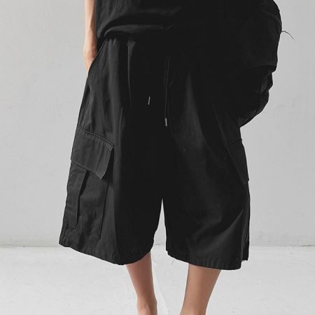 Dongdaemum Women’s Pants, a testament to the elegance and quality of wholesale Korean fashion.