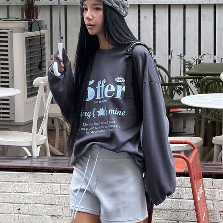 Dongdaemum Women’s Shirts, Tops & T-Shirts, a testament to the elegance and quality of wholesale Korean fashion.
