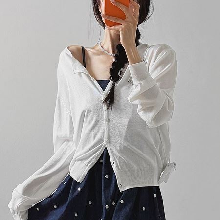 Dongdaemum Women’s Shirts, Tops & T-Shirts, a testament to the elegance and quality of wholesale Korean fashion.