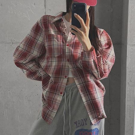 Dongdaemum Women’s Shirts, Tops & T-Shirts, a testament to the elegance and quality of wholesale Korean fashion.