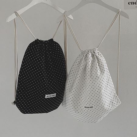 Dongdaemum Women’s Handbags, a testament to the elegance and quality of wholesale Korean fashion.