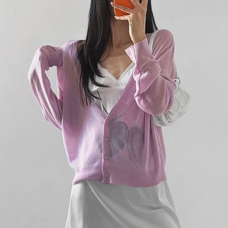 Dongdaemum Women’s Shirts, Tops & T-Shirts, a testament to the elegance and quality of wholesale Korean fashion.