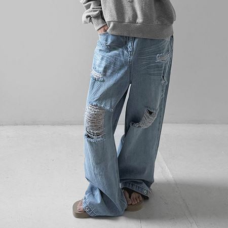 Dongdaemum Women’s Pants, a testament to the elegance and quality of wholesale Korean fashion.