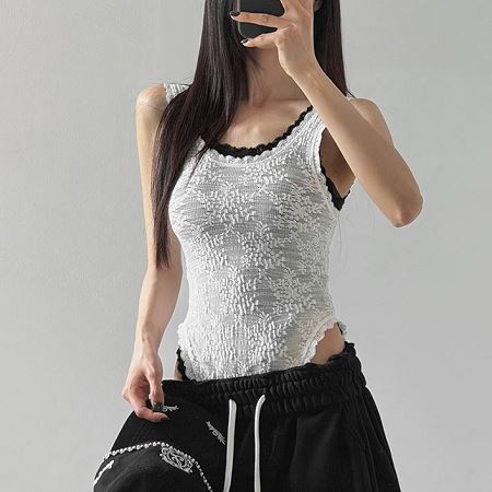 Dongdaemum Women’s Shirts, Tops & T-Shirts, a testament to the elegance and quality of wholesale Korean fashion.