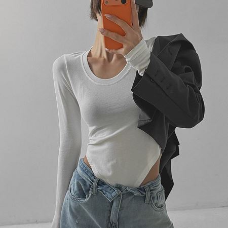 Dongdaemum Women’s Shirts, Tops & T-Shirts, a testament to the elegance and quality of wholesale Korean fashion.