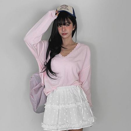 Dongdaemum Women’s Shirts, Tops & T-Shirts, a testament to the elegance and quality of wholesale Korean fashion.