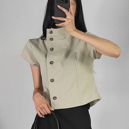 Dongdaemum Women’s Coats & Jackets, a testament to the elegance and quality of wholesale Korean fashion.
