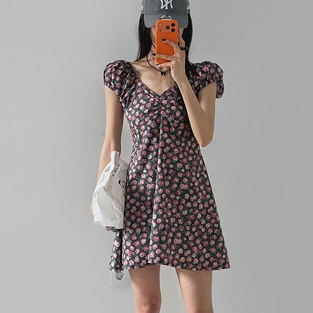 Dongdaemum Women’s Dresses, a testament to the elegance and quality of wholesale Korean fashion.