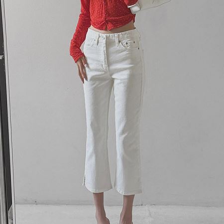 Dongdaemum Women’s Pants, a testament to the elegance and quality of wholesale Korean fashion.