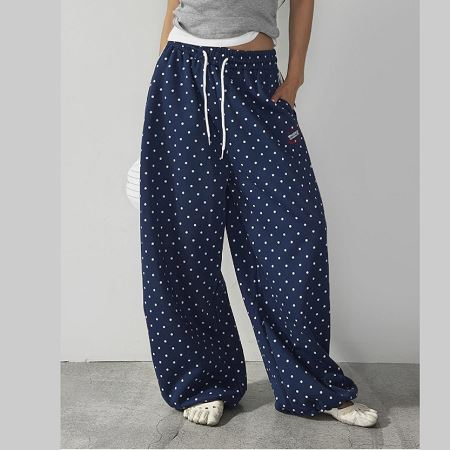 Dongdaemum Women’s Pants, a testament to the elegance and quality of wholesale Korean fashion.