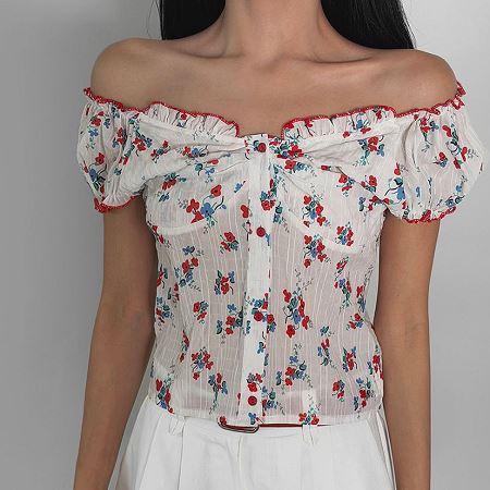 Dongdaemum Women’s Shirts, Tops & T-Shirts, a testament to the elegance and quality of wholesale Korean fashion.