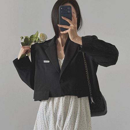 Dongdaemum Women’s Coats & Jackets, a testament to the elegance and quality of wholesale Korean fashion.