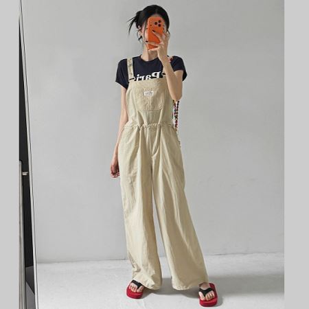 Dongdaemum Women’s Pants, a testament to the elegance and quality of wholesale Korean fashion.