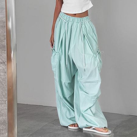 Dongdaemum Women’s Pants, a testament to the elegance and quality of wholesale Korean fashion.