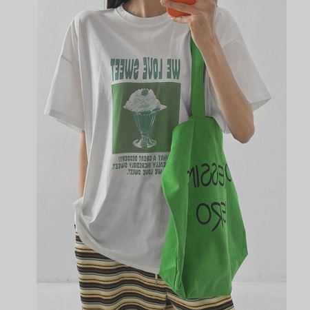 Dongdaemum Women’s Shirts, Tops & T-Shirts, a testament to the elegance and quality of wholesale Korean fashion.
