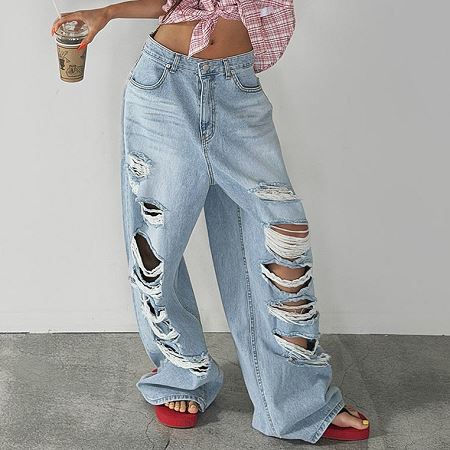 Dongdaemum Women’s Pants, a testament to the elegance and quality of wholesale Korean fashion.