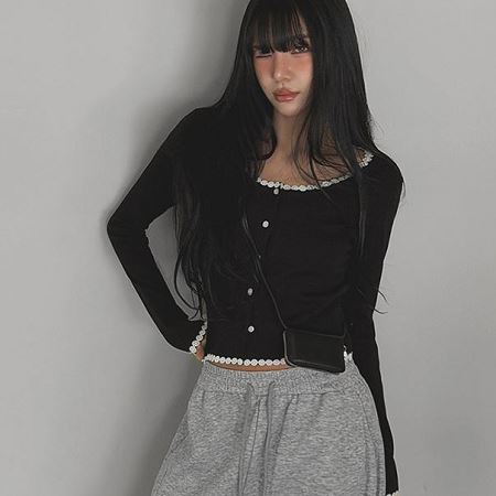 Dongdaemum Women’s Shirts, Tops & T-Shirts, a testament to the elegance and quality of wholesale Korean fashion.