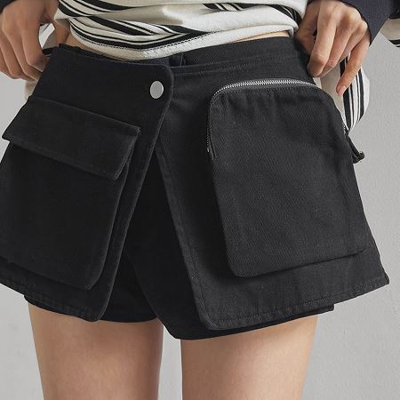 Dongdaemum Women’s Pants, a testament to the elegance and quality of wholesale Korean fashion.