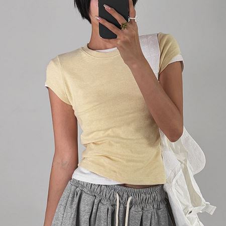 Dongdaemum Women’s Shirts, Tops & T-Shirts, a testament to the elegance and quality of wholesale Korean fashion.