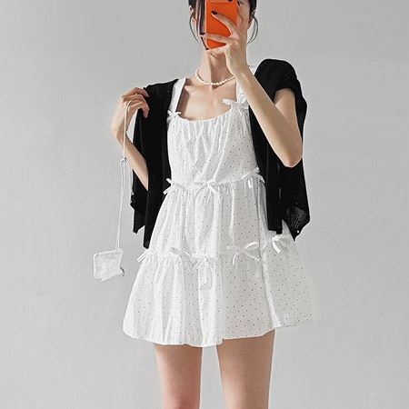 Dongdaemum Women’s Dresses, a testament to the elegance and quality of wholesale Korean fashion.