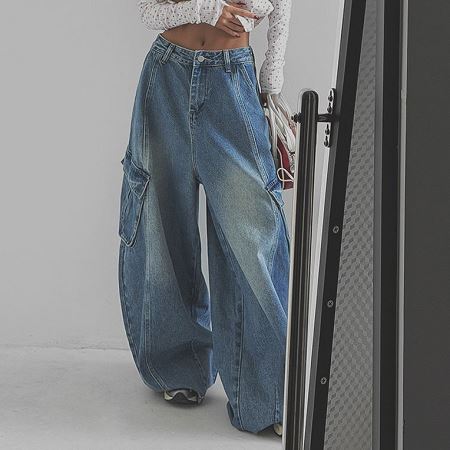 Dongdaemum Women’s Pants, a testament to the elegance and quality of wholesale Korean fashion.