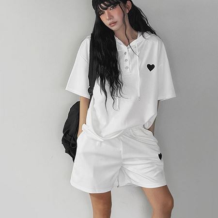 Dongdaemum Women’s One-Pieces, a testament to the elegance and quality of wholesale Korean fashion.