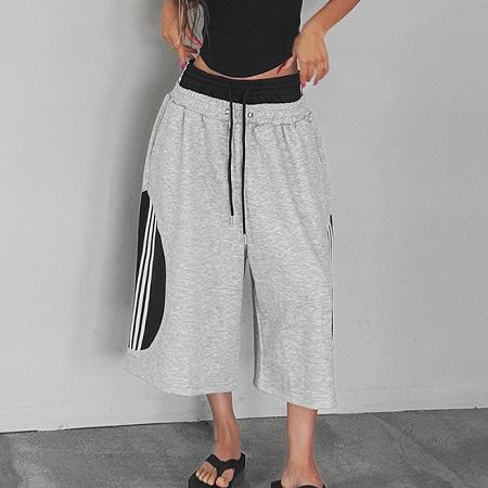 Dongdaemum Women’s Pants, a testament to the elegance and quality of wholesale Korean fashion.