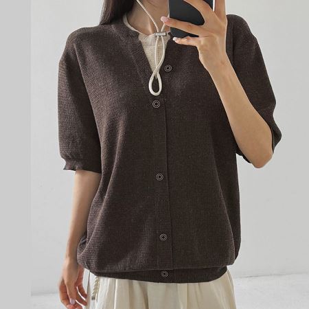 Dongdaemum Women’s Shirts, Tops & T-Shirts, a testament to the elegance and quality of wholesale Korean fashion.