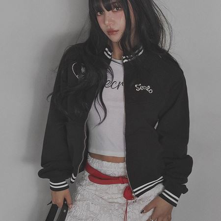Dongdaemum Women’s Coats & Jackets, a testament to the elegance and quality of wholesale Korean fashion.