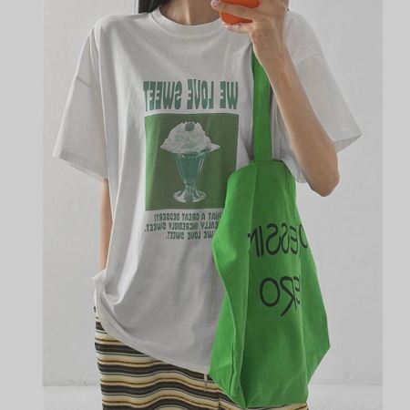 Dongdaemum Women’s Shirts, Tops & T-Shirts, a testament to the elegance and quality of wholesale Korean fashion.