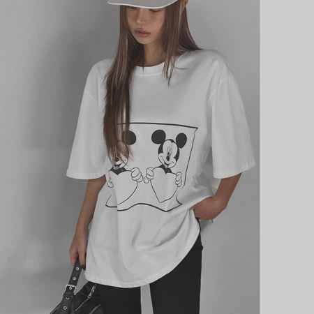 Dongdaemum Women’s Shirts, Tops & T-Shirts, a testament to the elegance and quality of wholesale Korean fashion.