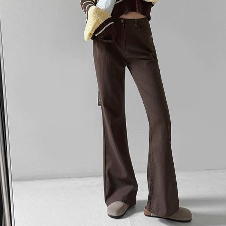 Dongdaemum Women’s Pants, a testament to the elegance and quality of wholesale Korean fashion.