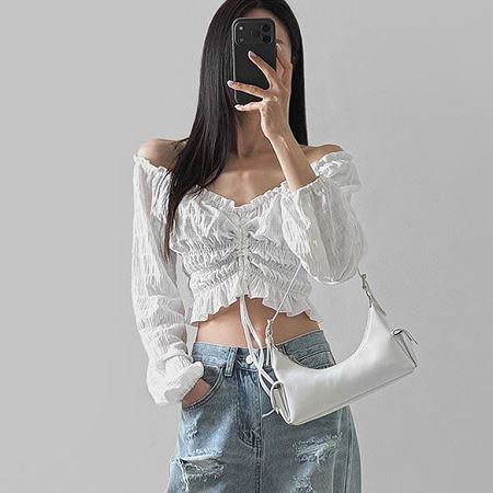 Dongdaemum Women’s Shirts, Tops & T-Shirts, a testament to the elegance and quality of wholesale Korean fashion.