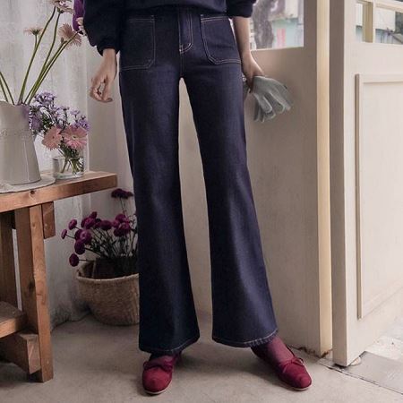 Dongdaemum Women’s Pants, a testament to the elegance and quality of wholesale Korean fashion.